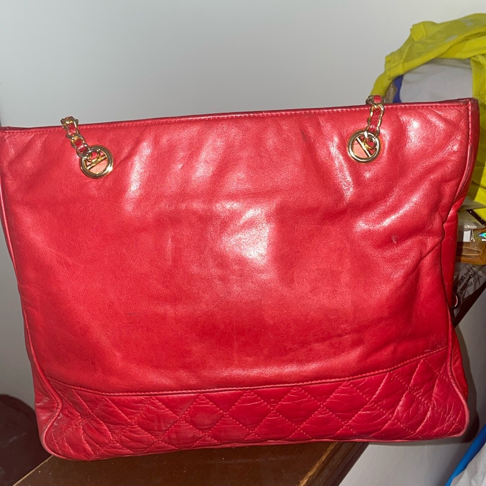Red Koret Red Leather Shoulder Bag - Picture 3 of 9